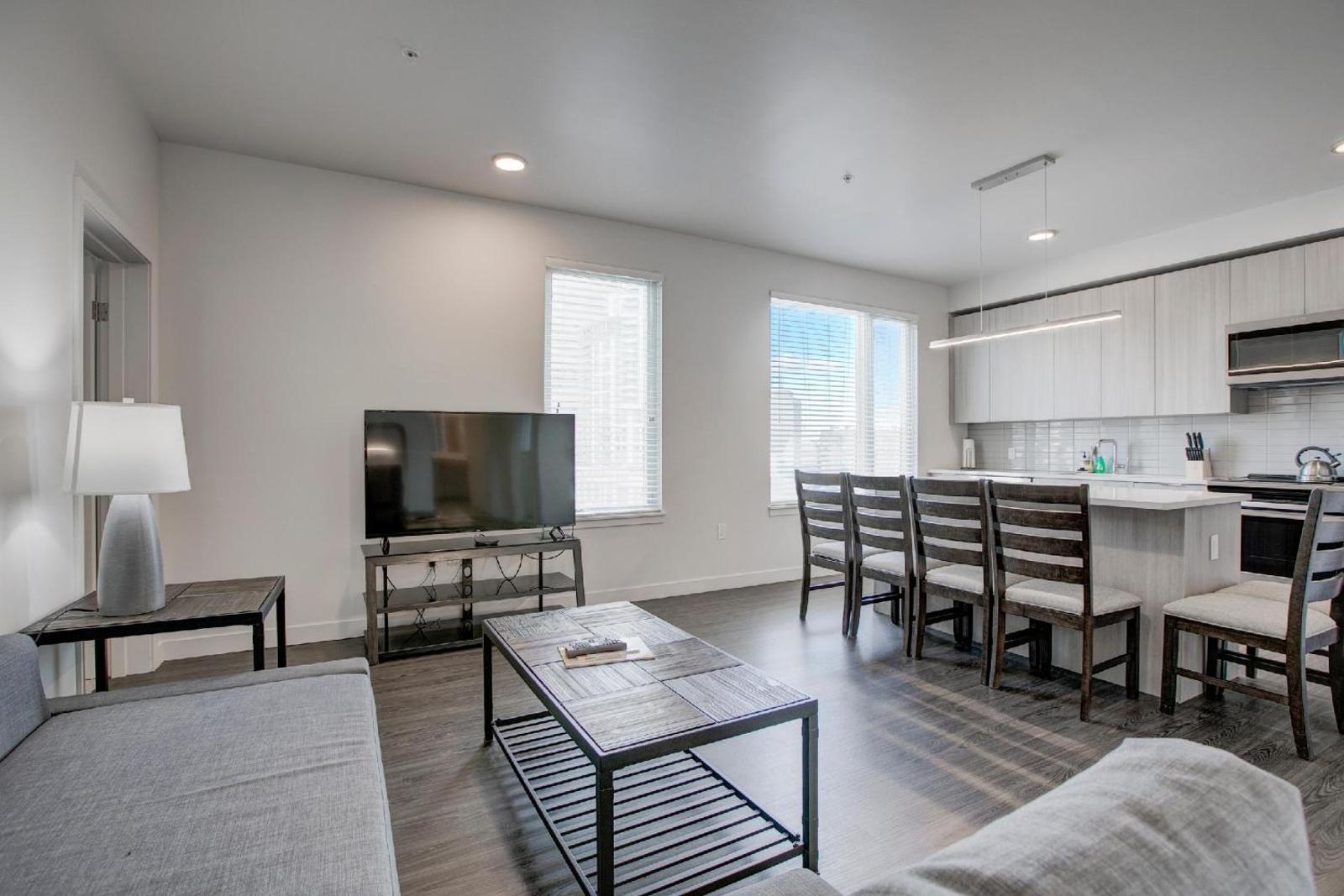 Downtown Central LA 30 Day rentals Main image 2